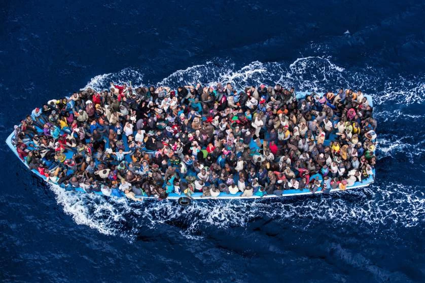 غرق شدن قایق پناهجویان در سواحل ایتالیا و جان باختن 59 نفر