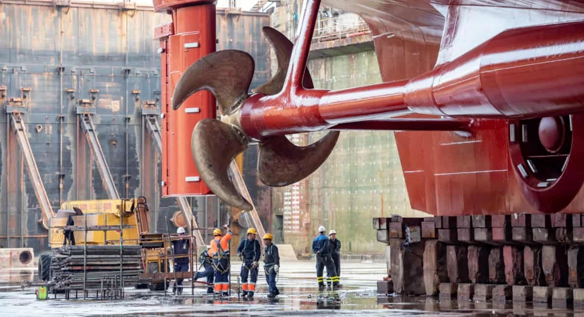 تعمیر پروانه 75 تنی کشتی نفتکش VLCC توسط ایزوایکو