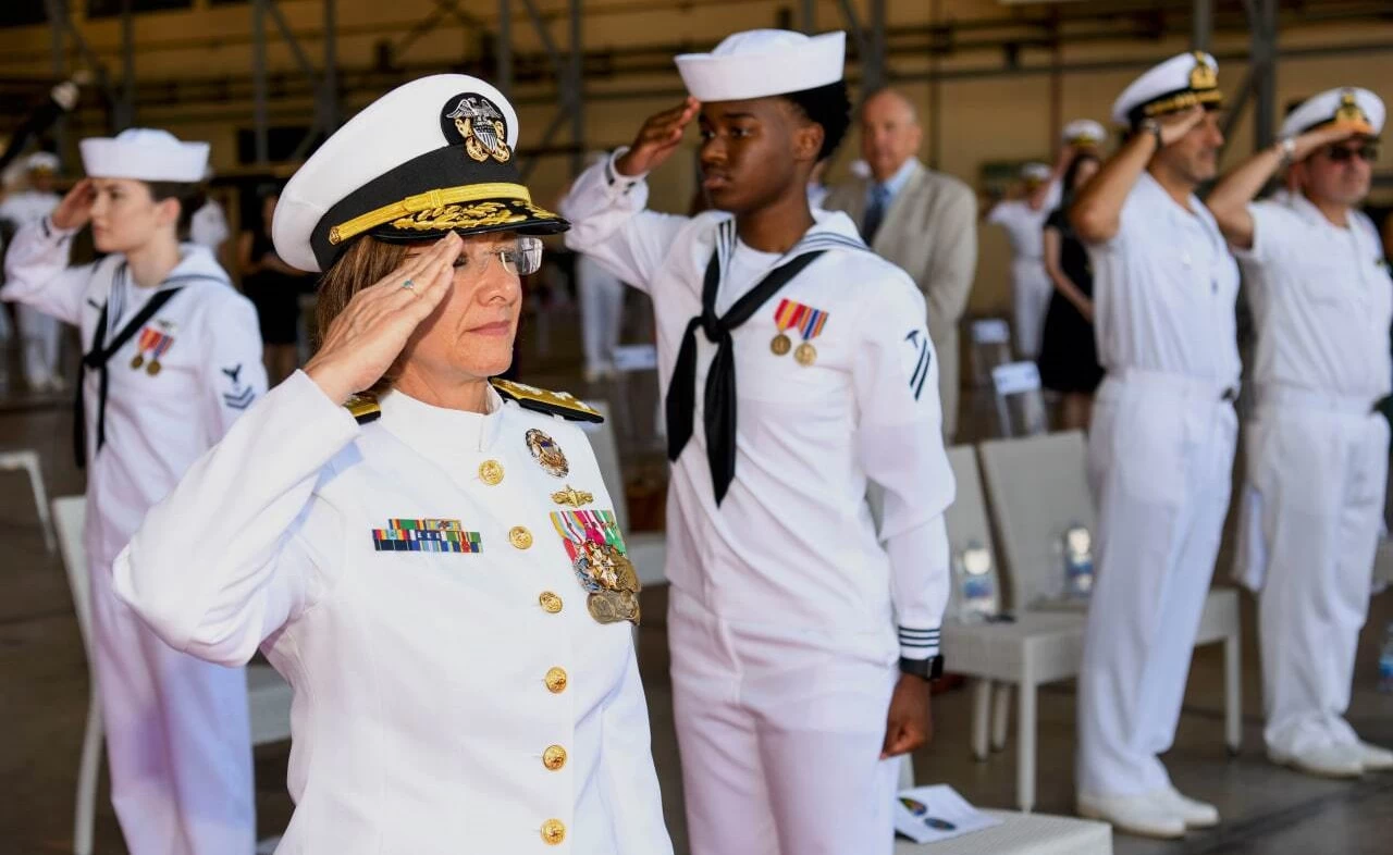 انتصاب یک خانوم به عنوان فرمانده نیروی دریایی آمریکا