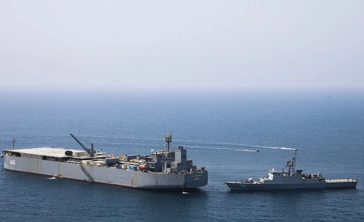 ماموریت ناوگروه 86 ارتش امنیت ساز بود.