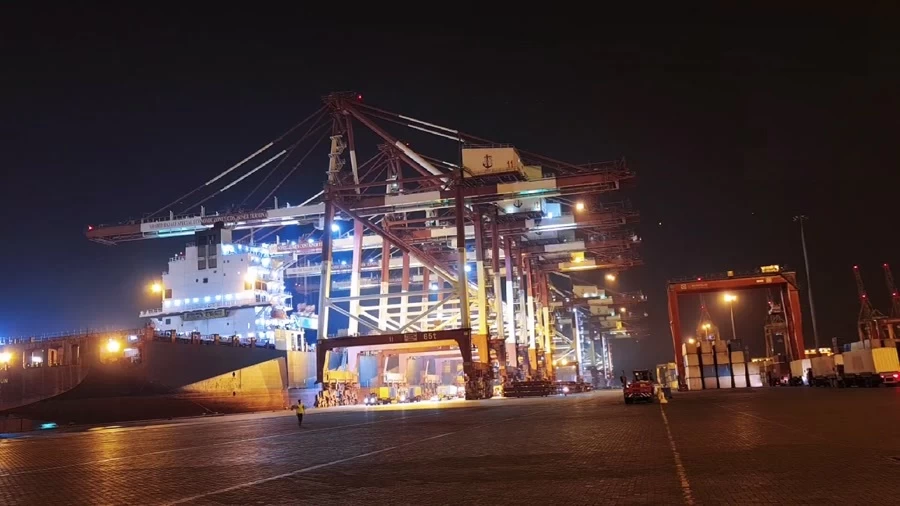 فعالیت بنادر بزرگ در برنامه هفتم شبانه روزی خواهد بود